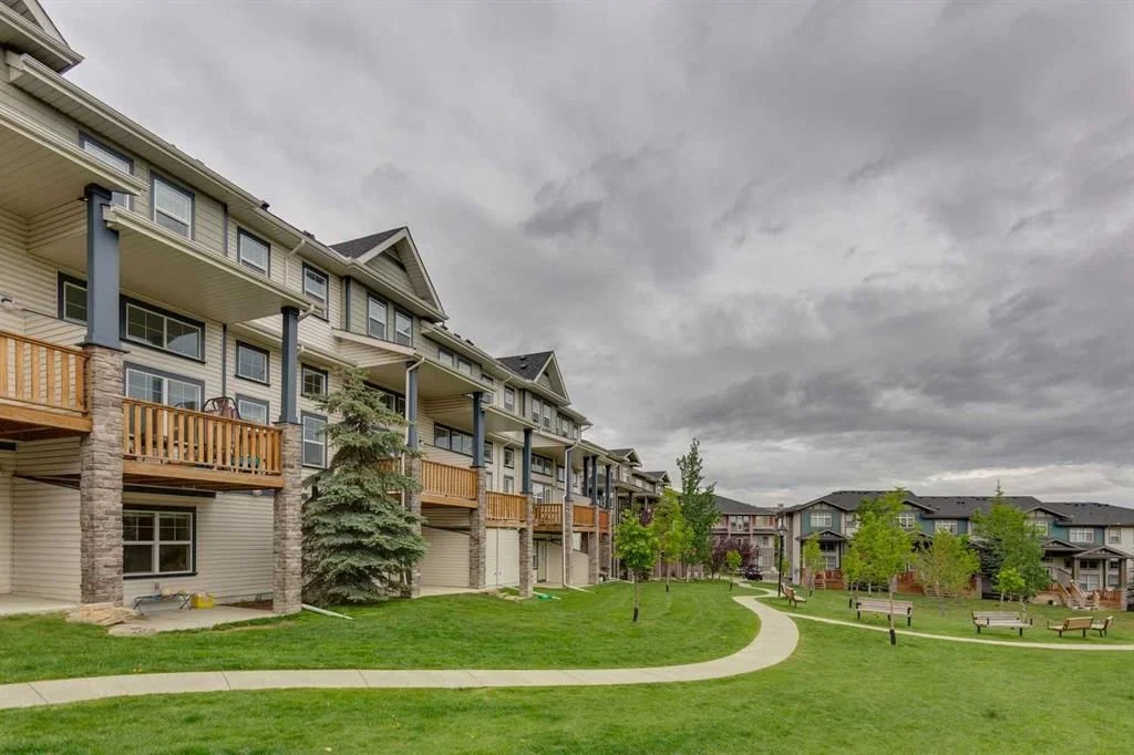 55 Panatella Road NW, Calgary — photo 2 of 26
