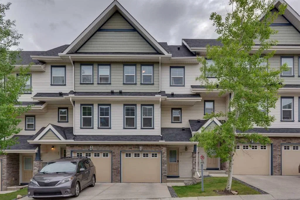 55 Panatella Road NW, Calgary — photo 4 of 26