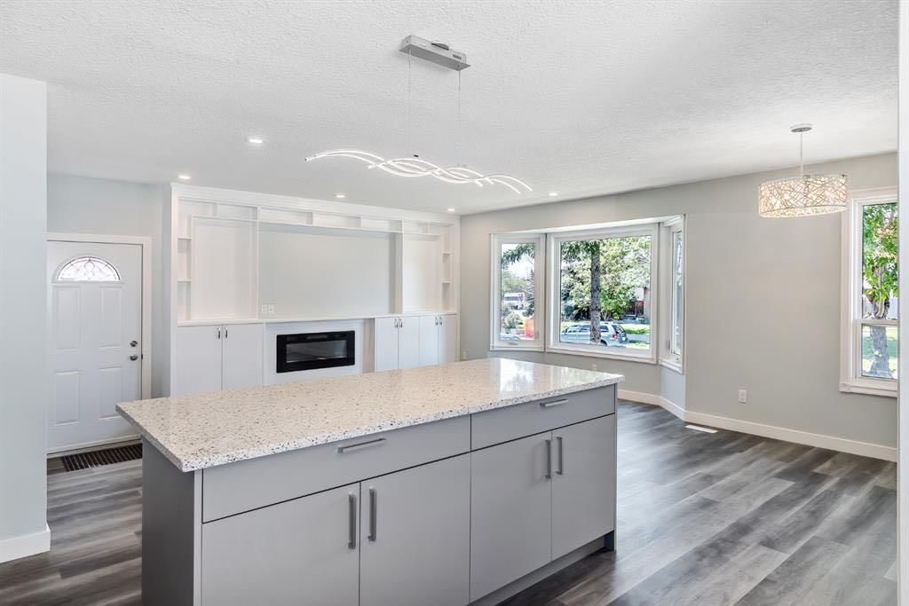 4528 40 Street NE, Calgary — photo 4 of 16