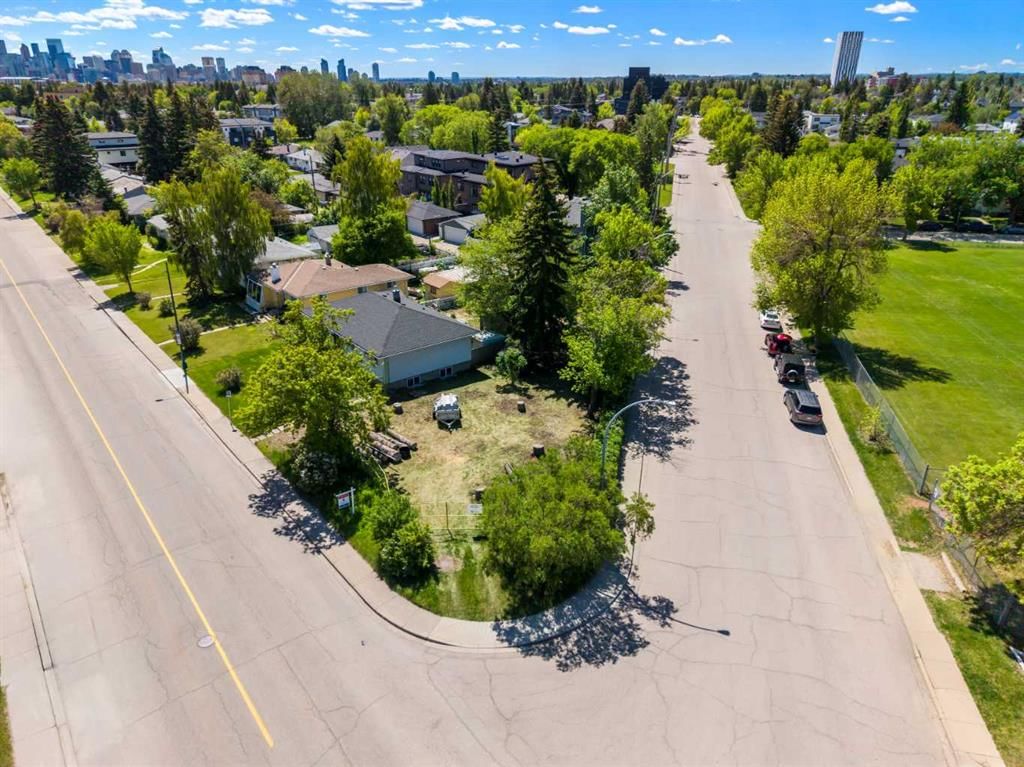 2747 Morley Trail NW, Calgary — photo 4 of 21