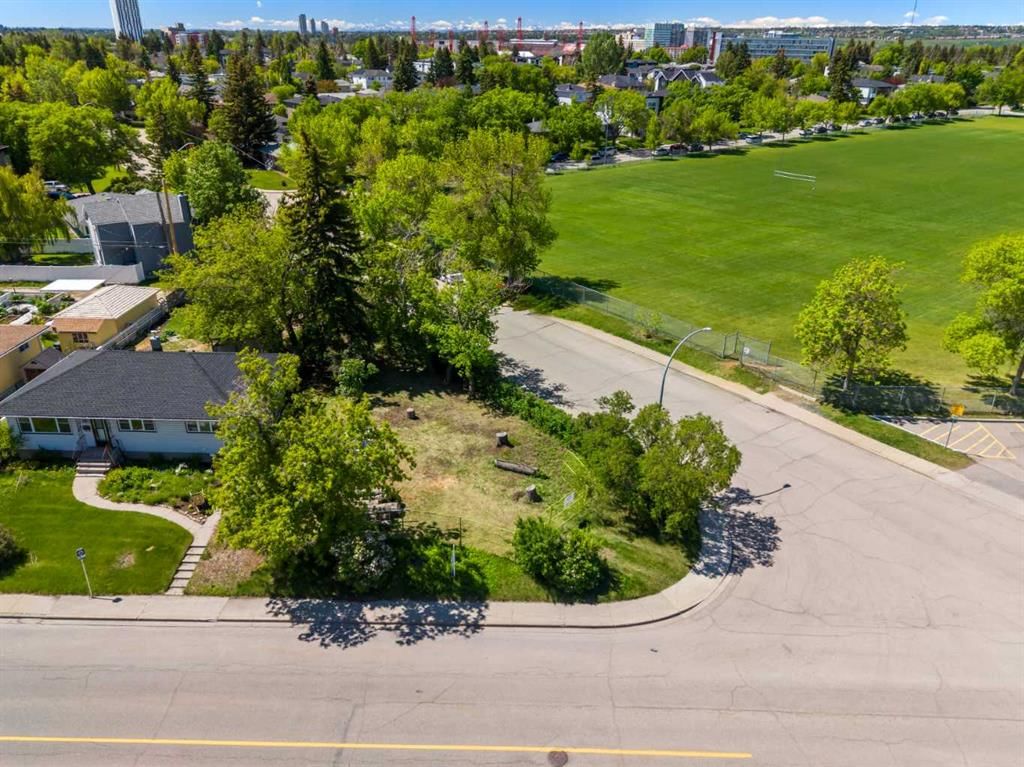 2747 Morley Trail NW, Calgary — photo 5 of 21
