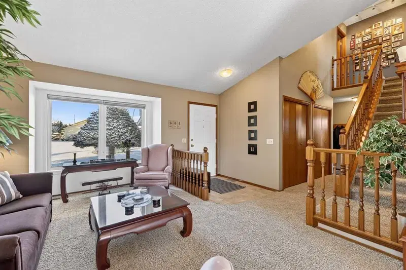 57 Del Rio Place NE, Calgary — photo 3 of 38