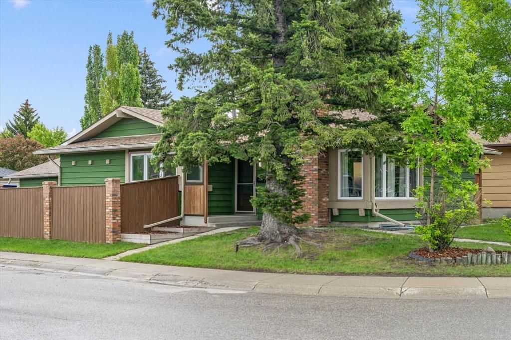96 Sunhurst Road SE, Calgary — photo 4 of 46