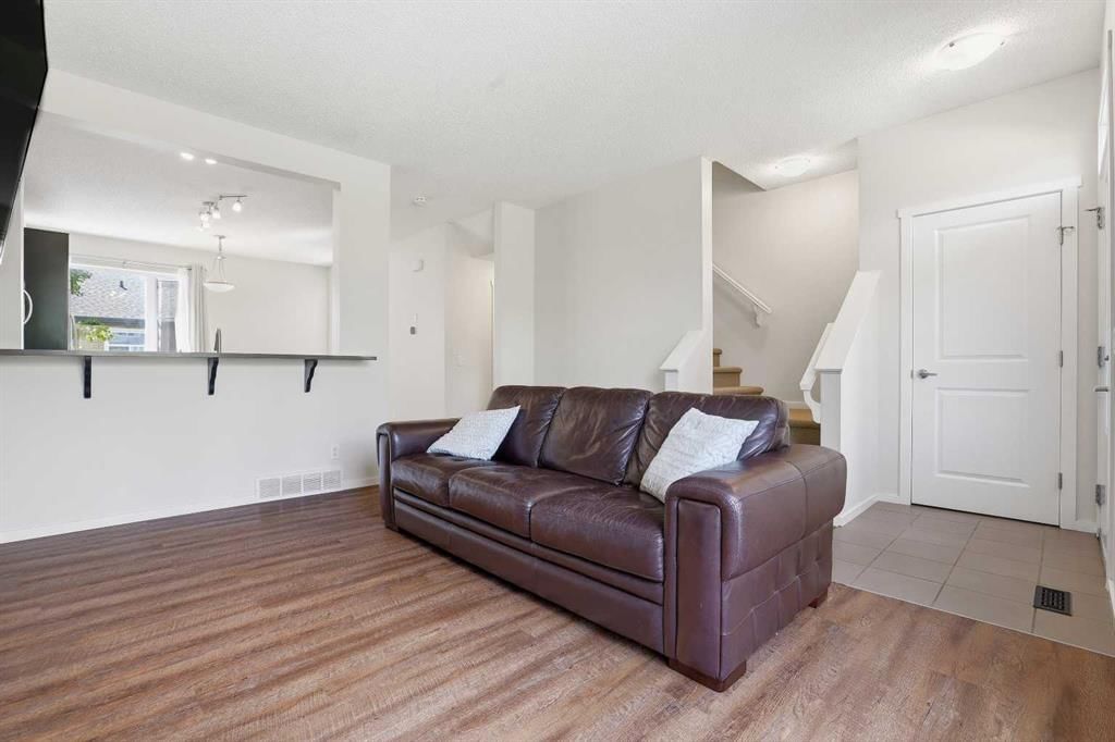 184 Chapalina Square SE, Calgary — photo 4 of 45
