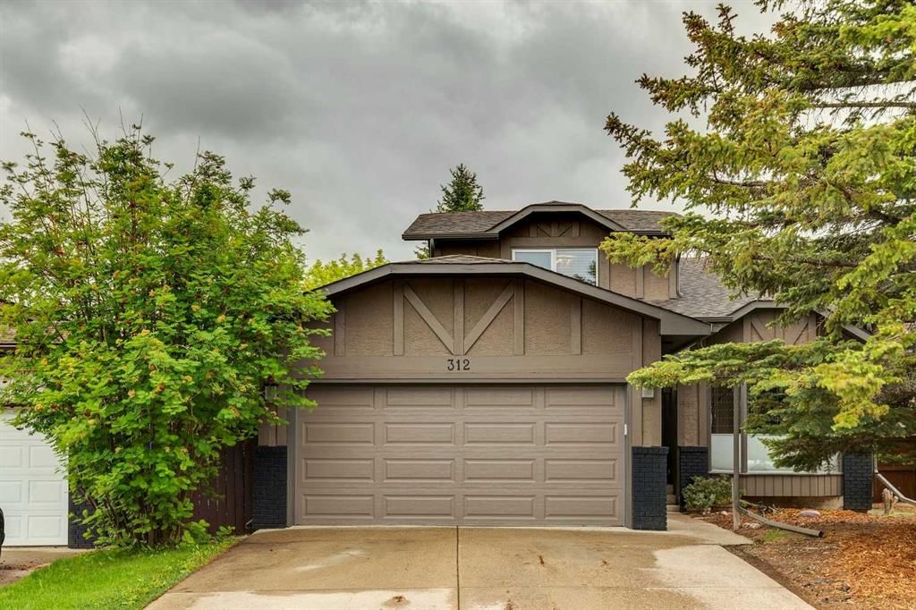 312 Shawcliffe Circle SW, Calgary — main listing photo