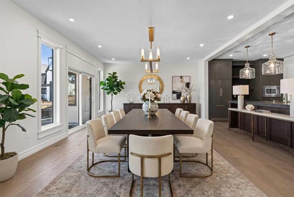 32 Greenwich Mews NW, Calgary — photo 2 of 28