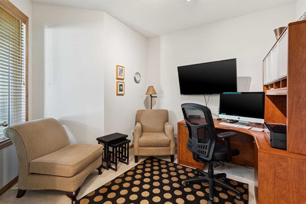 511 Rocky Ridge Drive NW, Calgary — photo 3 of 50