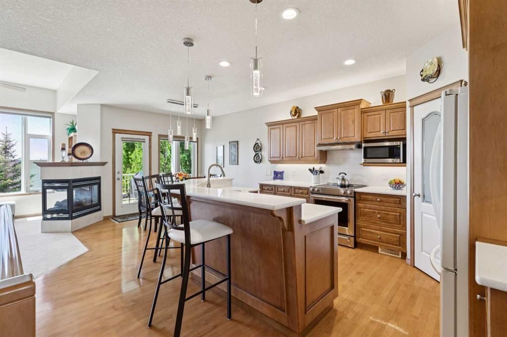 511 Rocky Ridge Drive NW, Calgary — photo 5 of 50
