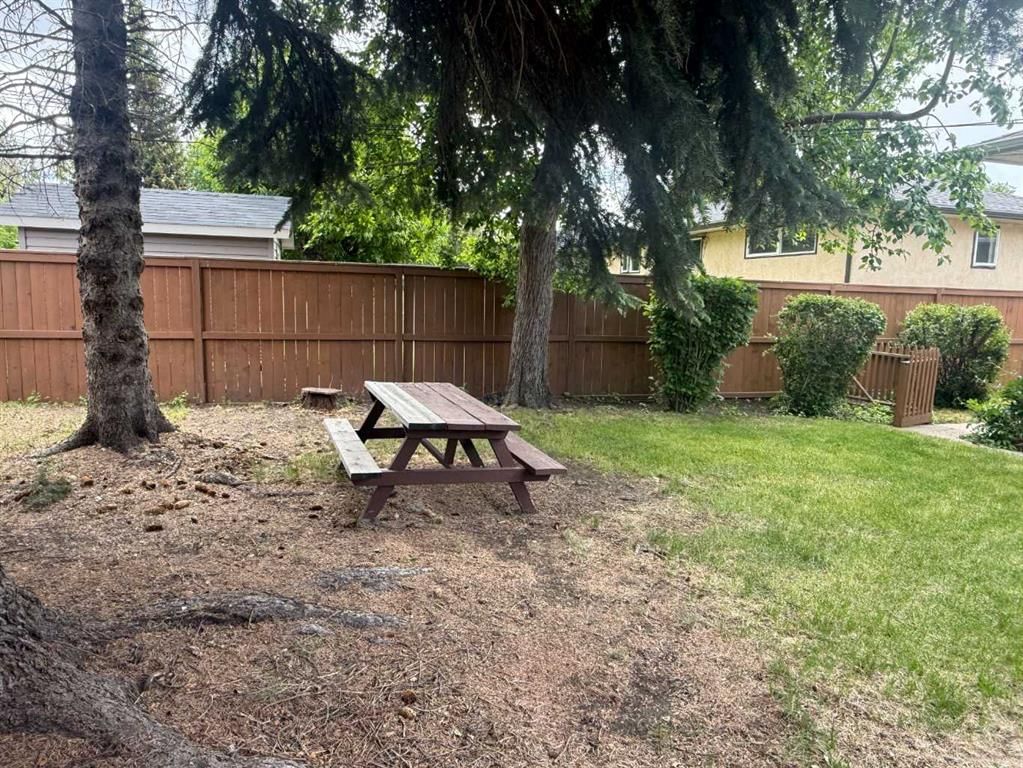 2848 24 Street NW, Calgary — photo 3 of 13