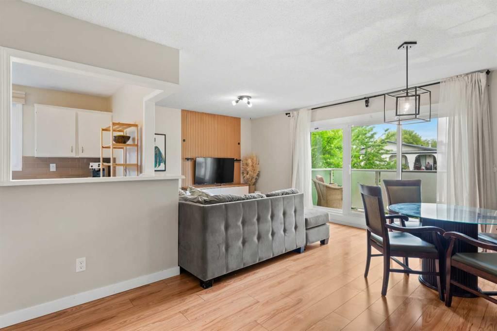 2530 16A Street NW, Calgary — photo 2 of 49