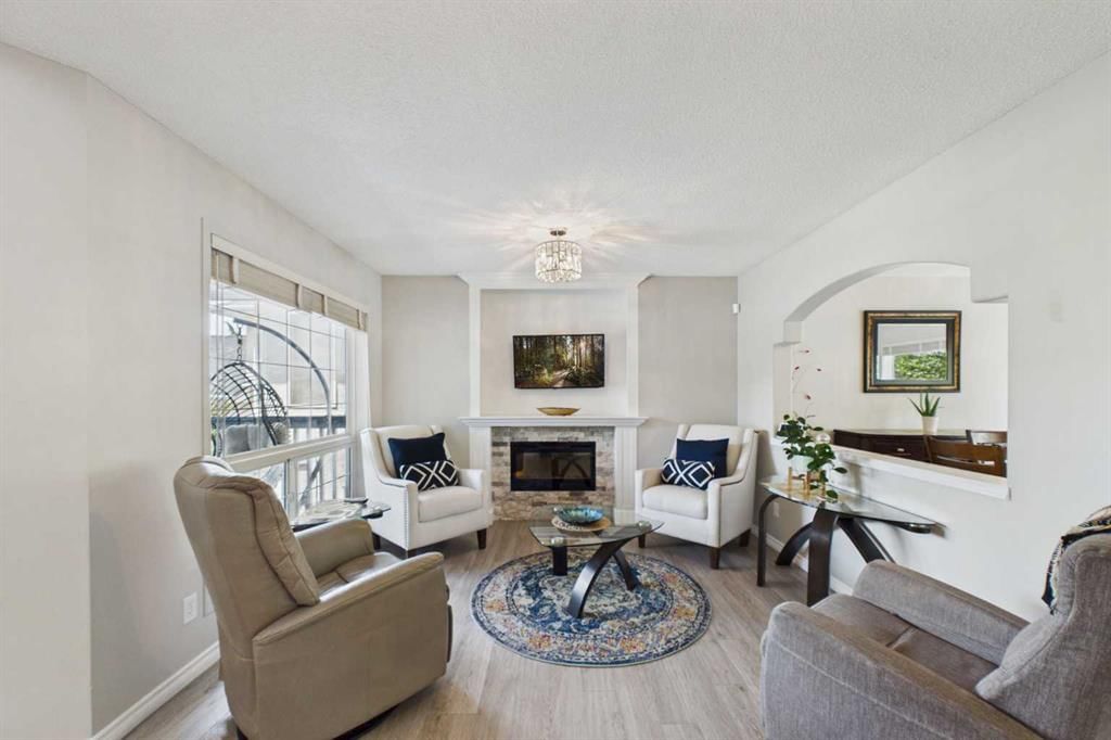 3758 Douglas Ridge Link SE, Calgary — photo 5 of 50