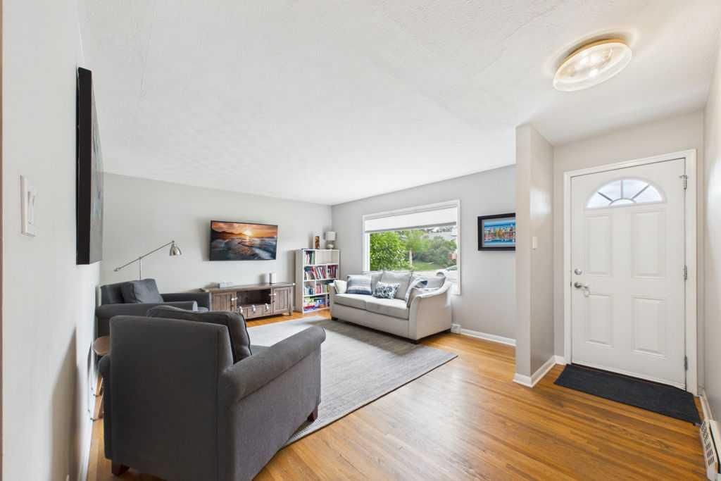119 Ferncliff Crescent SE, Calgary — photo 3 of 40