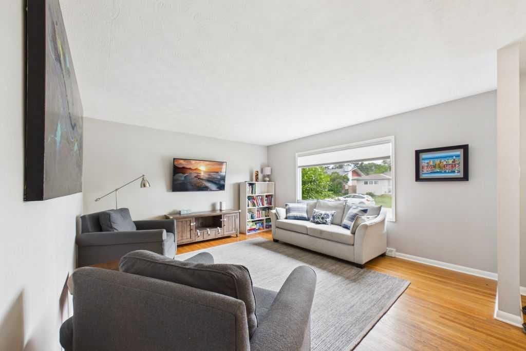 119 Ferncliff Crescent SE, Calgary — photo 5 of 40