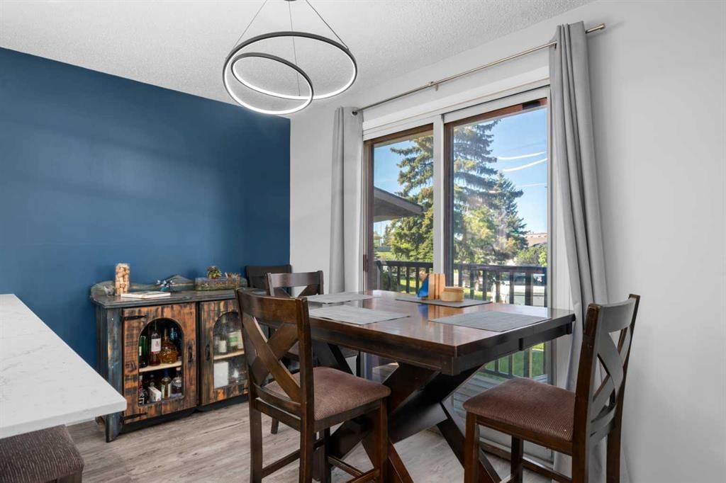 24 Cedardale Rise SW, Calgary — photo 4 of 34