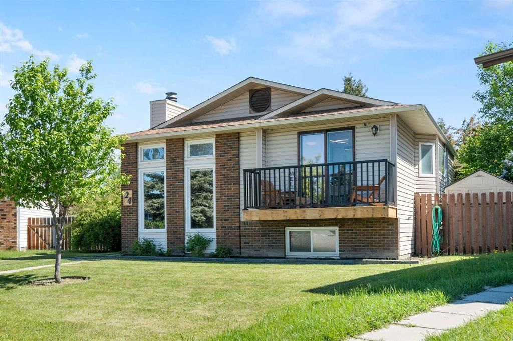 24 Cedardale Rise SW, Calgary — photo 5 of 34