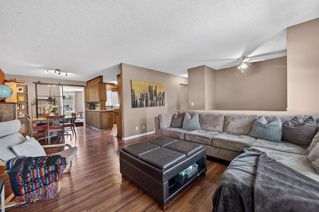 408 Rundleville Place NE, Calgary — photo 5 of 40
