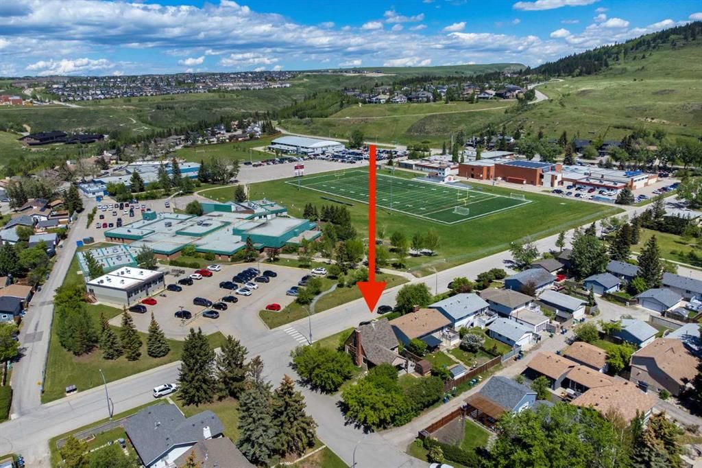 2 Crocus Crescent, Cochrane — photo 4 of 44