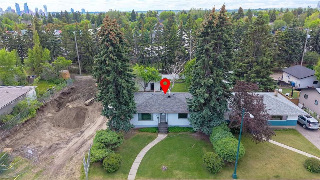 2115 Halifax Crescent NW, Calgary — main listing photo