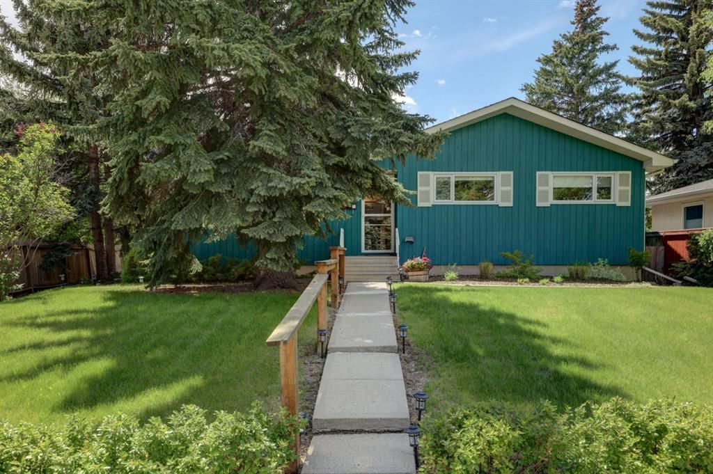68 Brown Crescent NW, Calgary — main listing photo