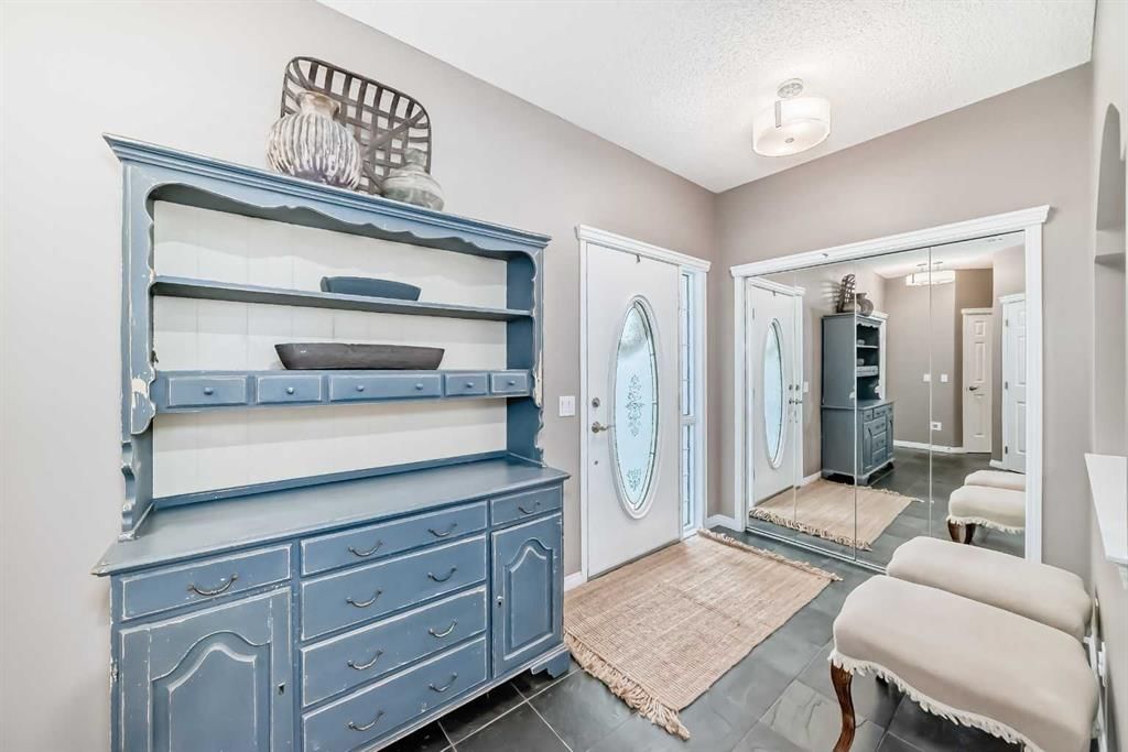 409 Rocky Ridge Bay NW, Calgary — photo 3 of 24
