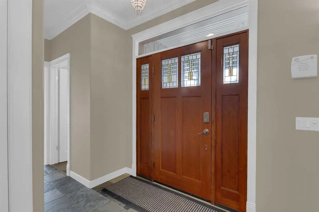 8 Bridle Estates Manor SW, Calgary — photo 2 of 38