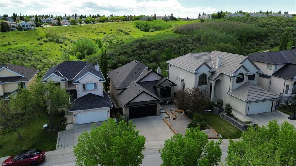 121 Edgeridge Park NW, Calgary — main listing photo