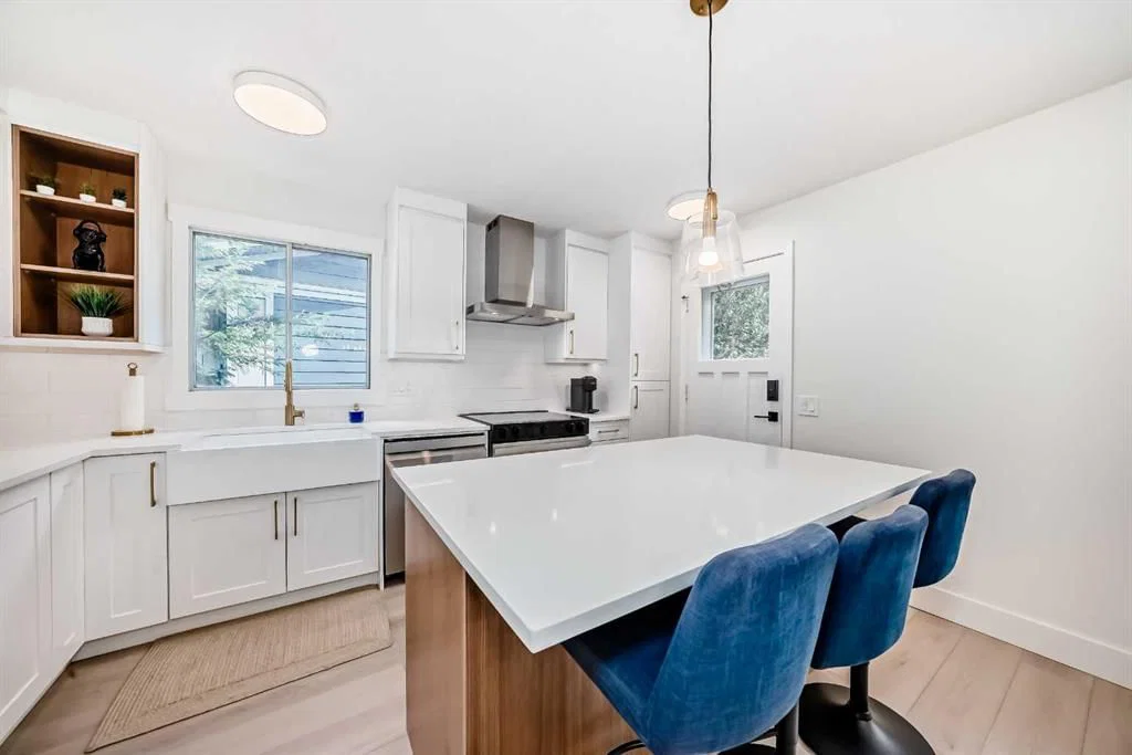 170 Lake Sylvan Close SE, Calgary — photo 5 of 50