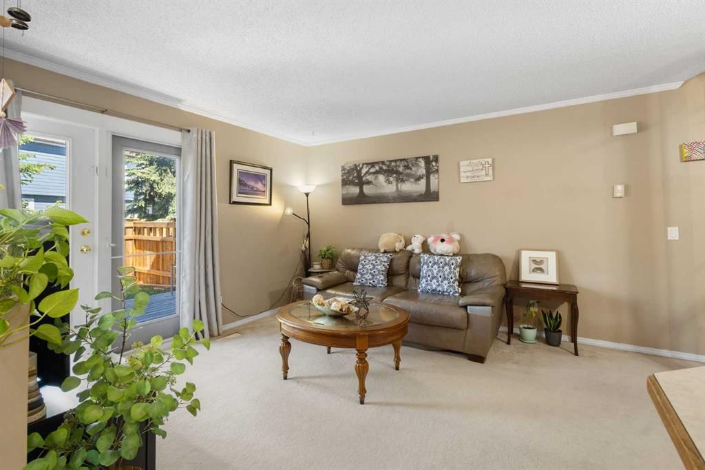 4, 203 Grier Terrace NE, Calgary — photo 2 of 27