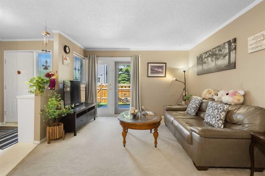 4, 203 Grier Terrace NE, Calgary — photo 3 of 27