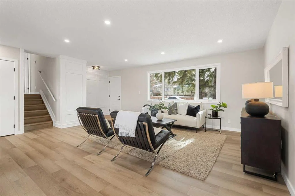 347 Queensland Drive SE, Calgary — photo 5 of 40