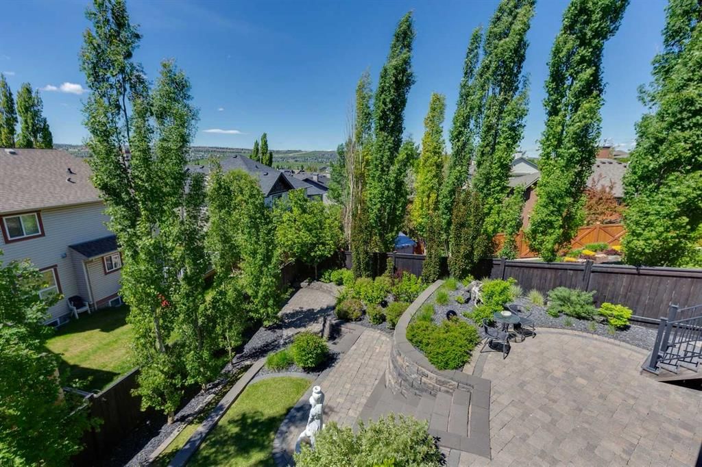 120 Hidden Creek Circle NW, Calgary — photo 3 of 50