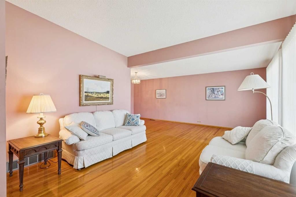 4312 40 Street NW, Calgary — photo 3 of 42