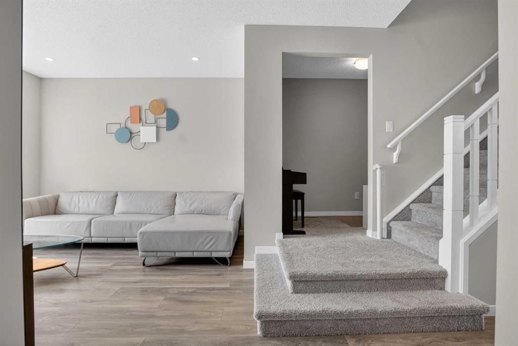 23 Masters Heights SE, Calgary — photo 3 of 49