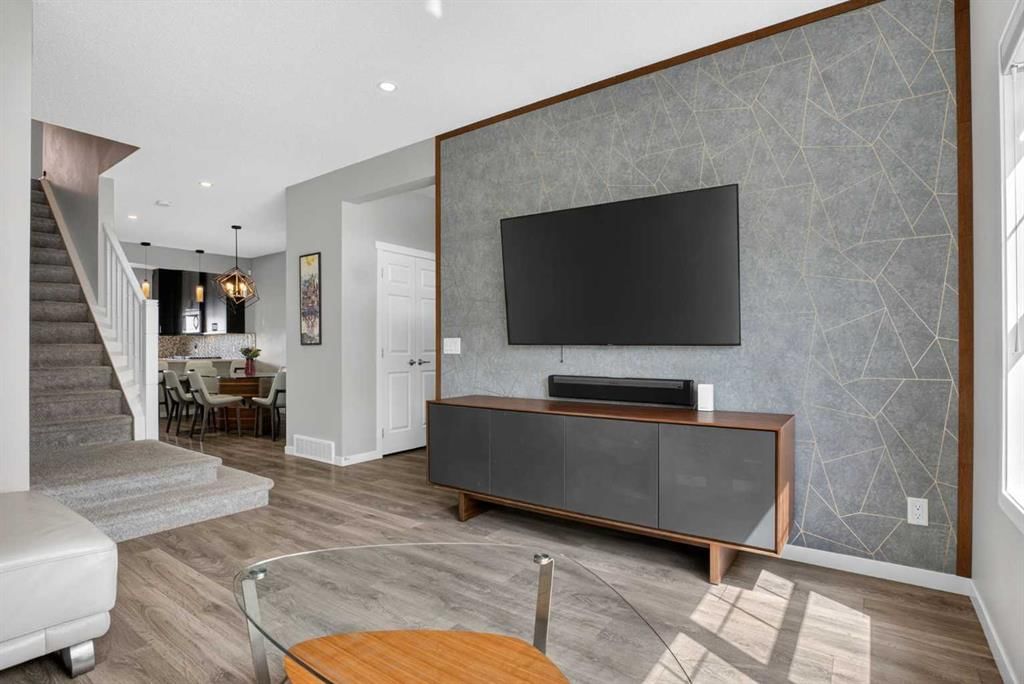 23 Masters Heights SE, Calgary — photo 4 of 49