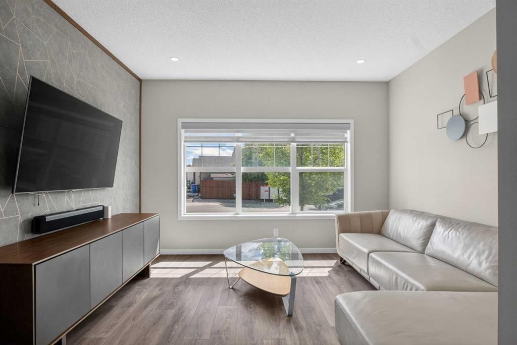 23 Masters Heights SE, Calgary — photo 5 of 49