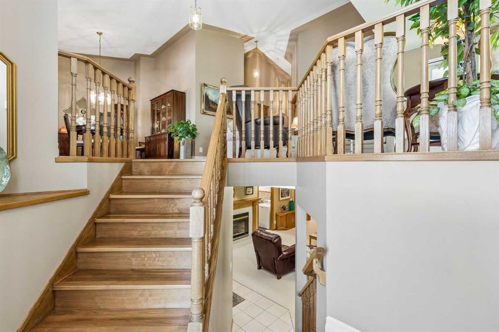 143 Sierra Morena Terrace SW, Calgary — photo 3 of 34