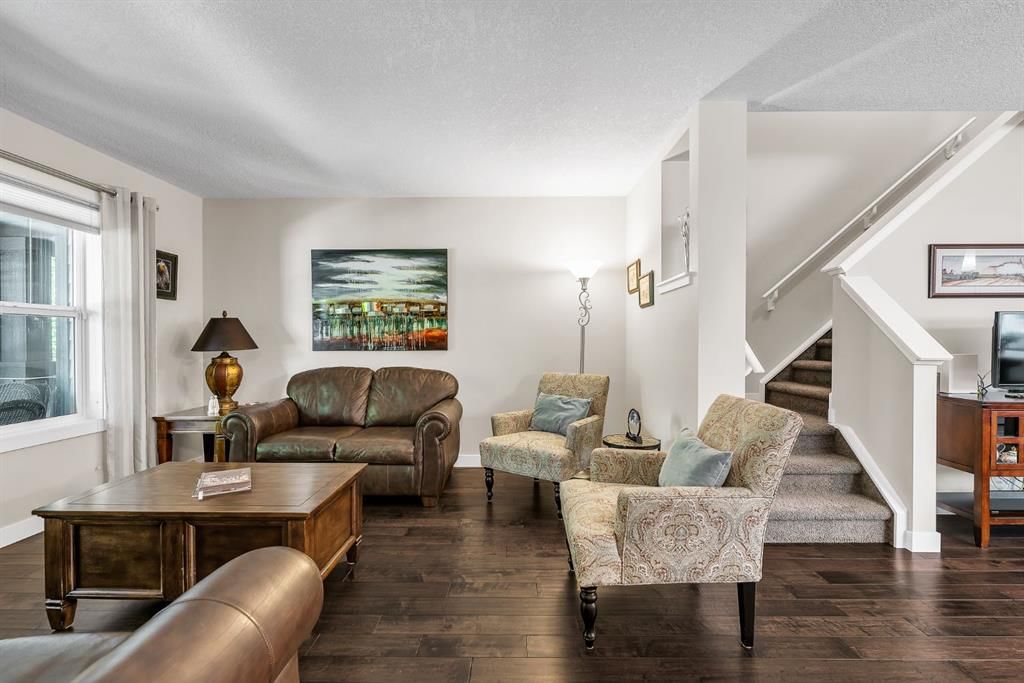 96 Legacy View SE, Calgary — photo 4 of 41