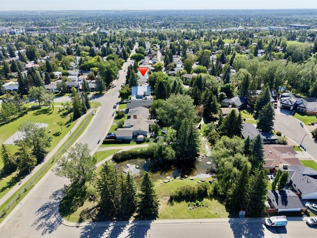 931 124 Avenue SW, Calgary — photo 3 of 47