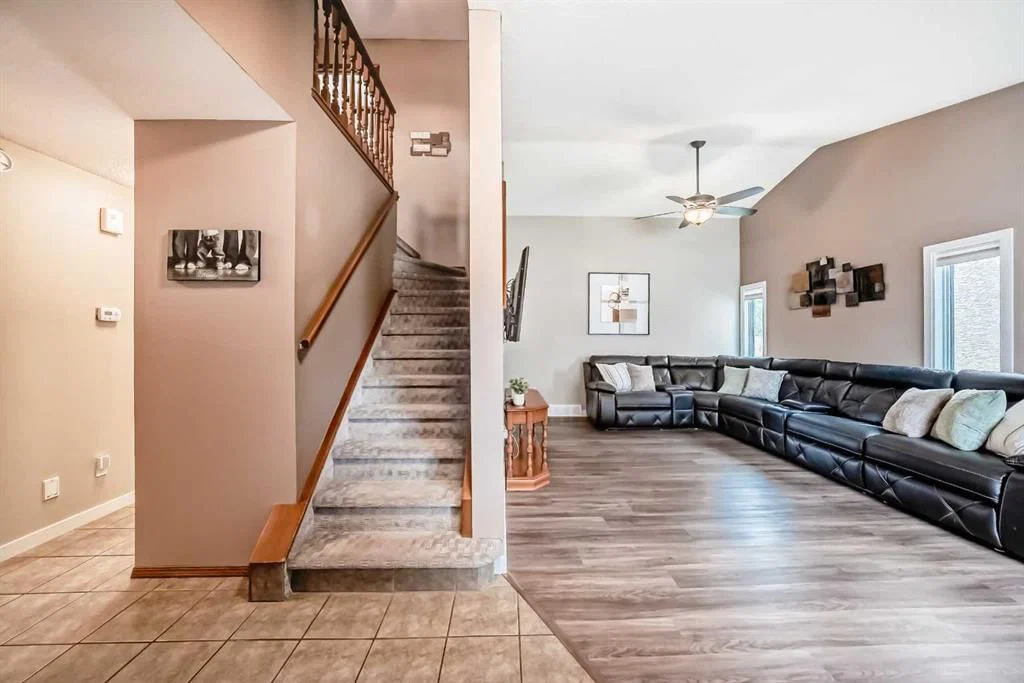 481 Sunmills Drive SE, Calgary — photo 3 of 50