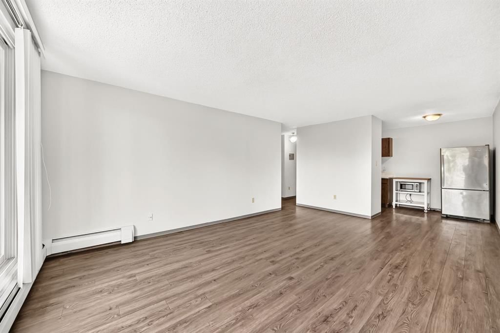 406, 310 4 Avenue NE, Calgary — photo 2 of 20