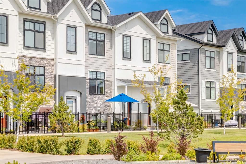 218 Les Jardins Park SE, Calgary — main listing photo