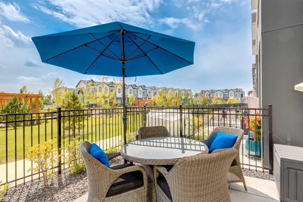 218 Les Jardins Park SE, Calgary — photo 2 of 46