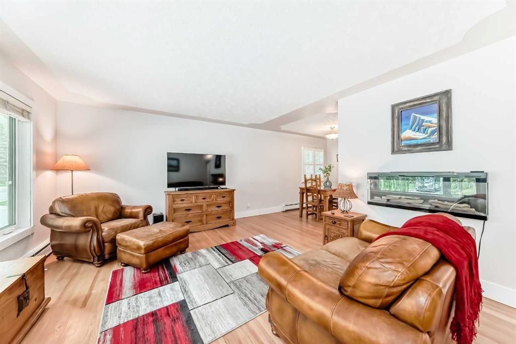 8215 5 Street SW, Calgary — photo 4 of 48