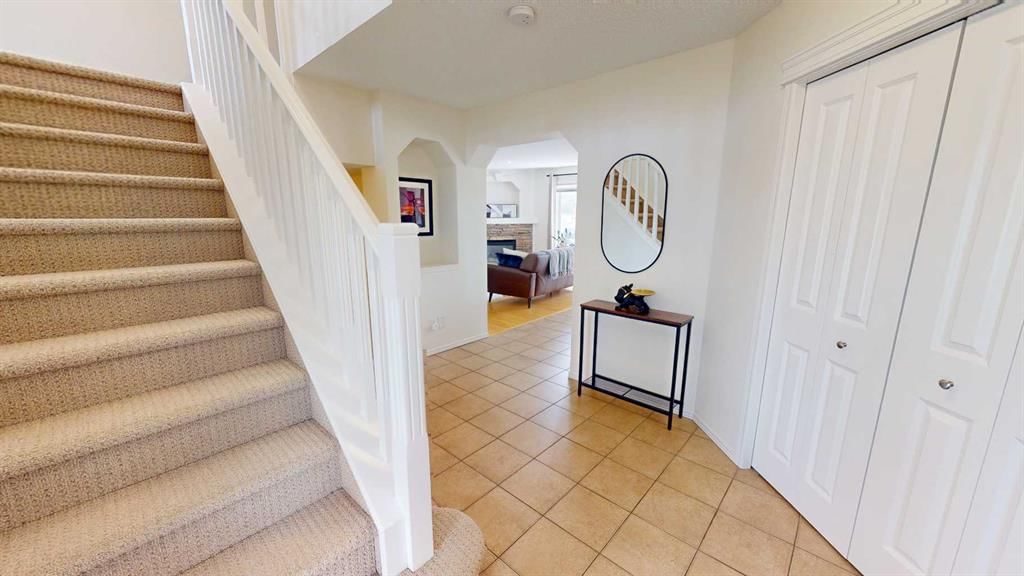 11 Chapala Way SE, Calgary — photo 3 of 38