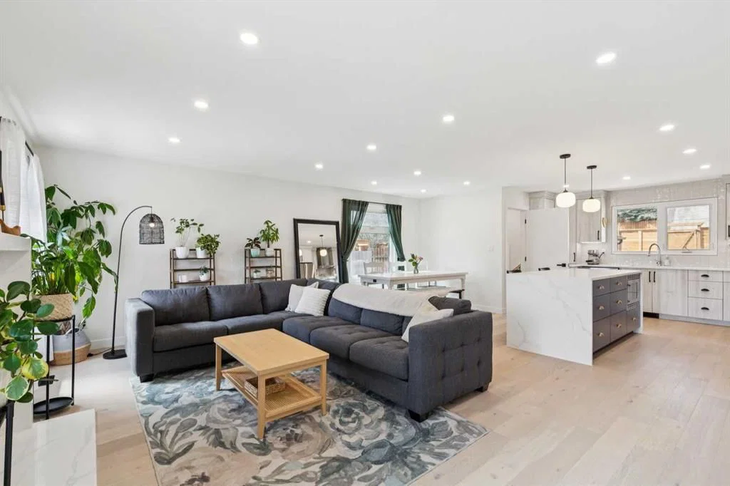 507 Cantrell Drive SW, Calgary — photo 4 of 48