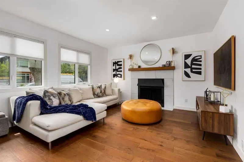 2132 6 Avenue NW, Calgary — main listing photo