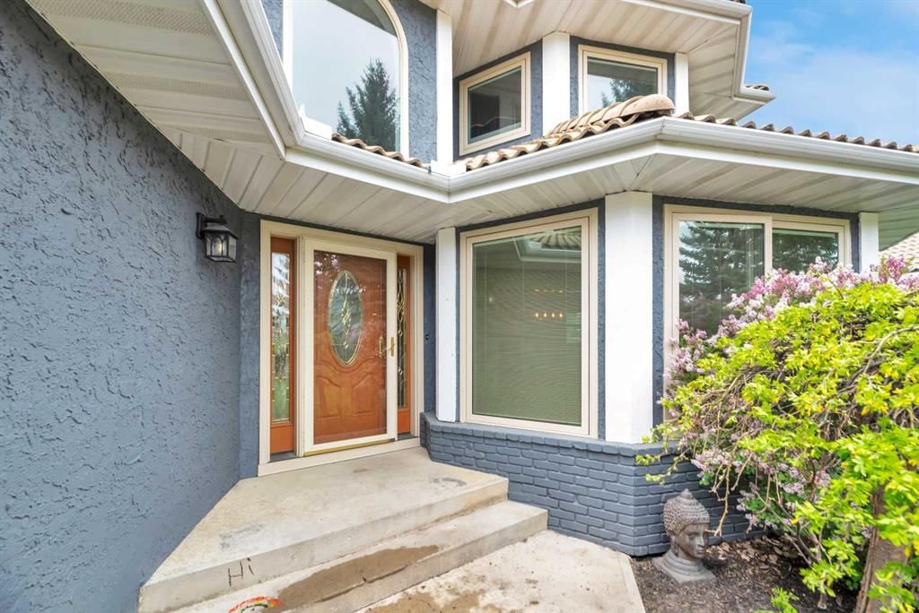 52 Woodpath Terrace SW, Calgary — photo 2 of 49