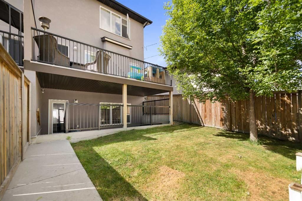 124 25 Avenue NE, Calgary — photo 2 of 31