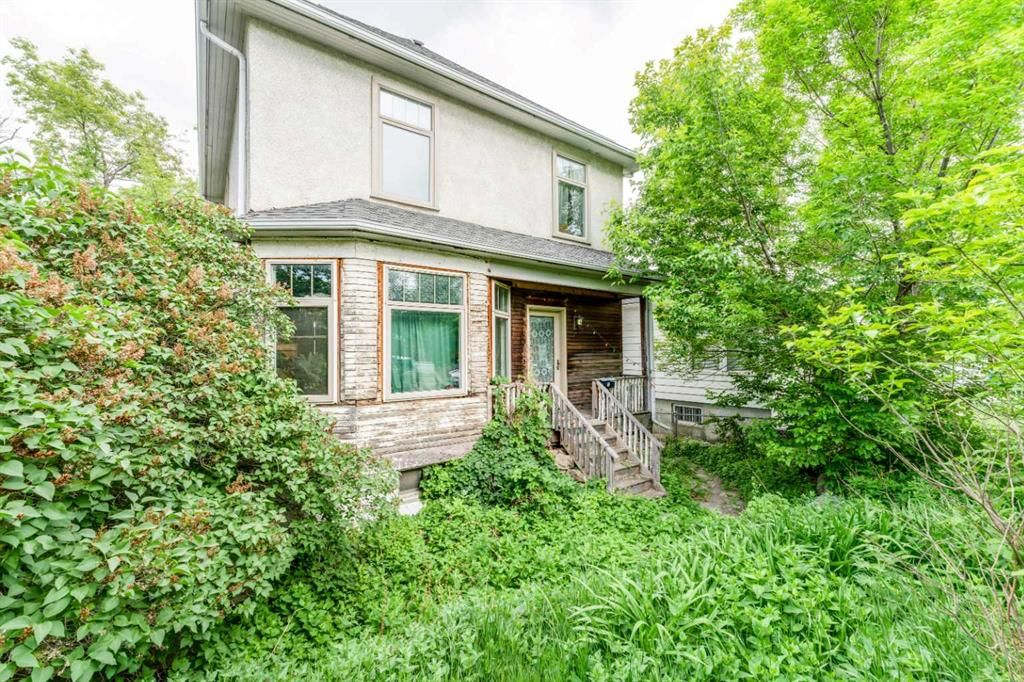 2108 8 Street SE, Calgary — main listing photo