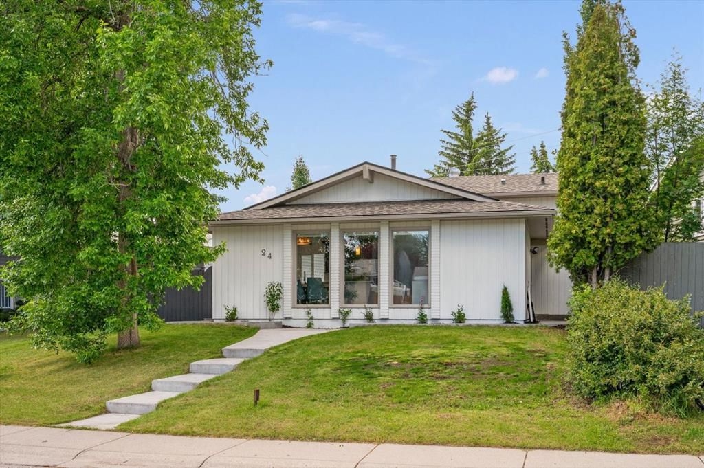 24 Midglen Drive SE, Calgary — photo 2 of 41